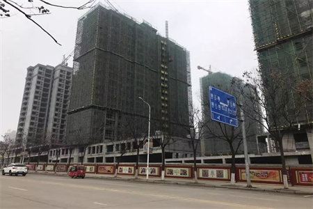 急售中迪二期精装修93平3房2卫63万中间楼层出售